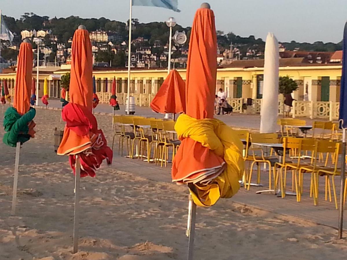 Appartamento Chez Coco, 7 persons, triangle d'or Deauville Esterno foto